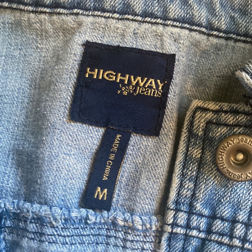 Jean jacket. - Picture 2 of 3
